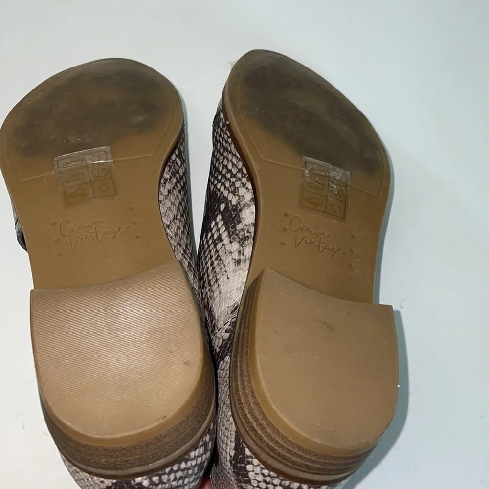 Crown Vintage Shay snakeskin print, slip on shoe